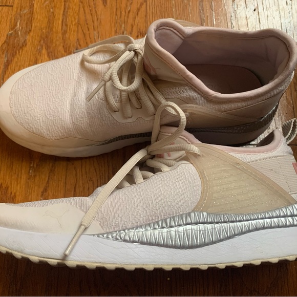 Puma - Picture 2 of 2